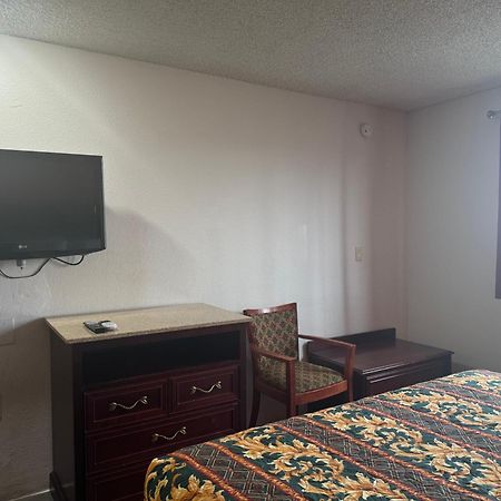 Nampa Inn & Suites Екстериор снимка