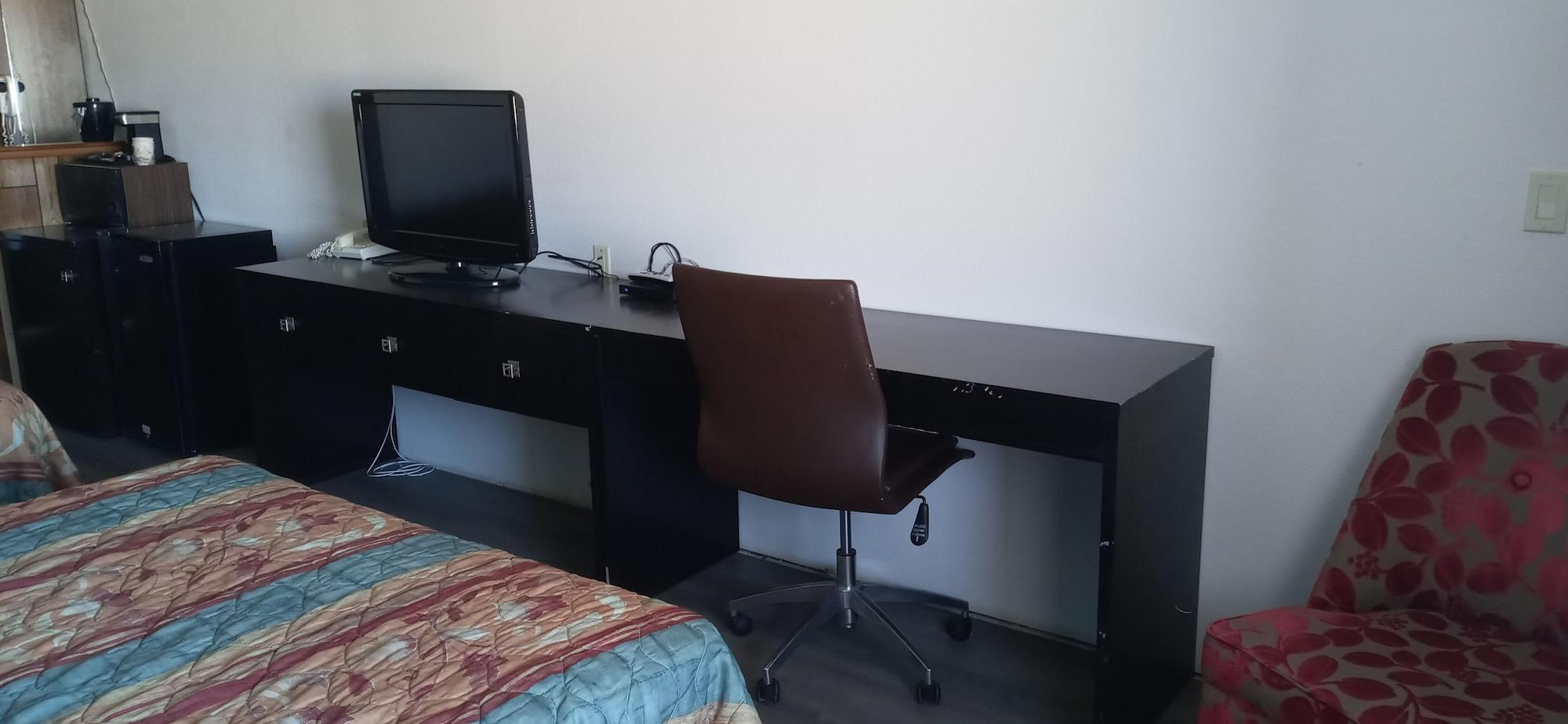 Nampa Inn & Suites Екстериор снимка