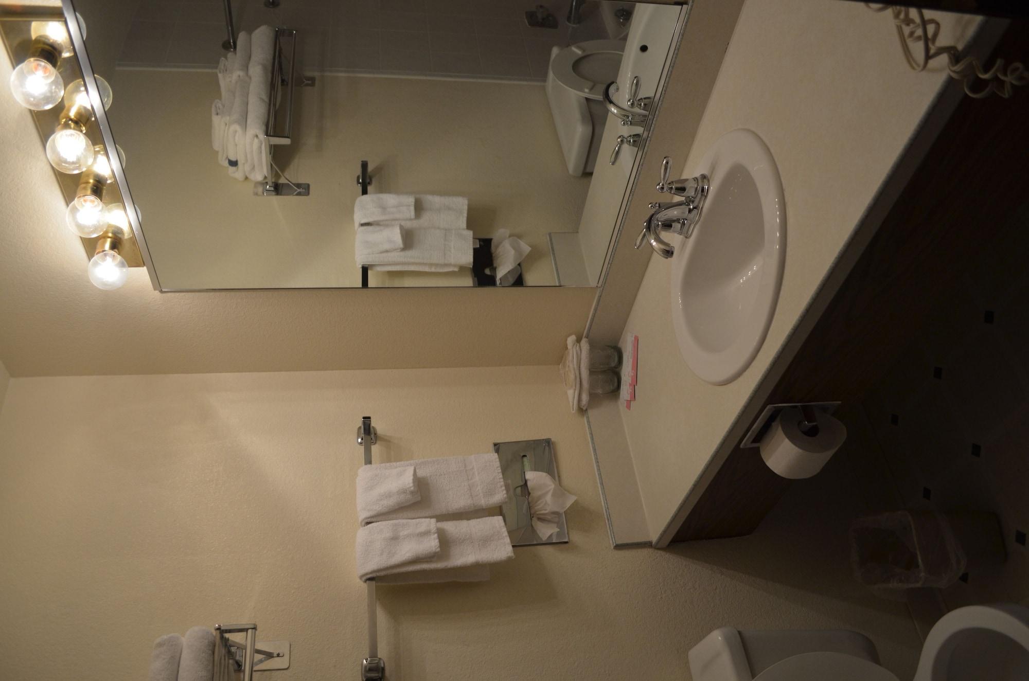 Nampa Inn & Suites Екстериор снимка