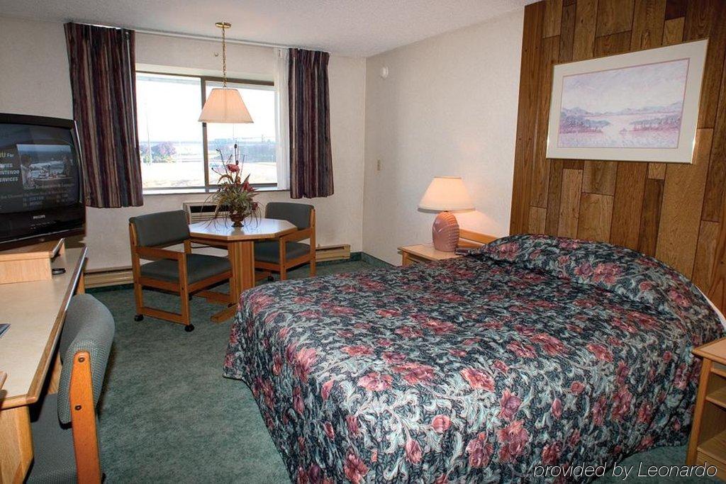Nampa Inn & Suites Стая снимка