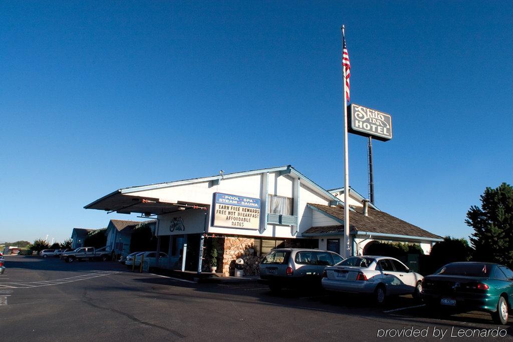 Nampa Inn & Suites Екстериор снимка