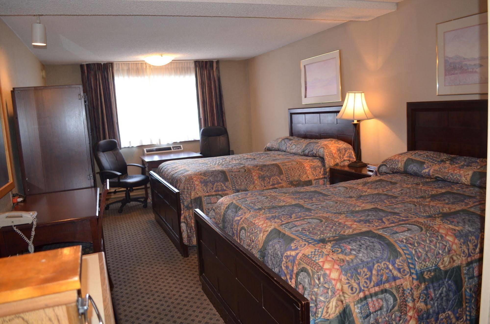 Nampa Inn & Suites Екстериор снимка