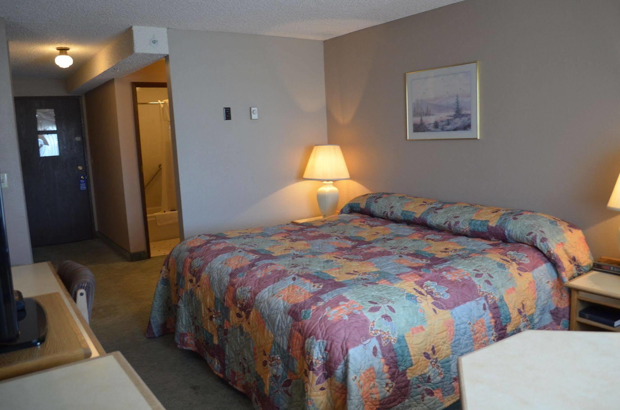 Nampa Inn & Suites Екстериор снимка